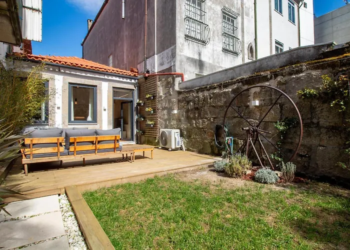 Olive Tree House By Lovelystay