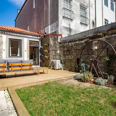 Olive Tree House By Lovelystay