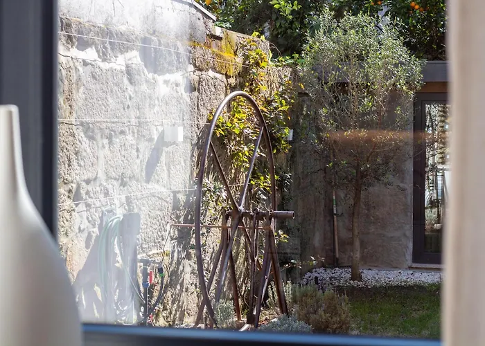 Olive Tree House By Lovelystay