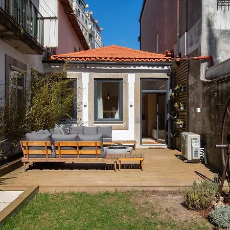 Olive Tree House By Lovelystay Апартаменты